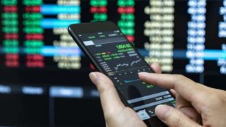 13 Aplikasi Trading Saham Terpercaya yang Sudah Terdaftar OJK