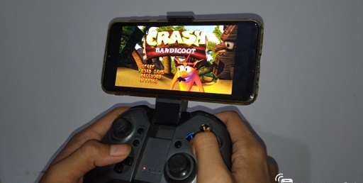 Cara Main Game Crash Bandicoot di HP Android